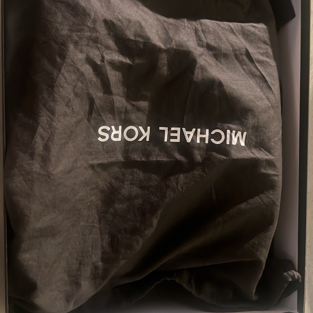 Michael Kors Black Shoe Box with Earth Tone Label - Picture 6 of 6